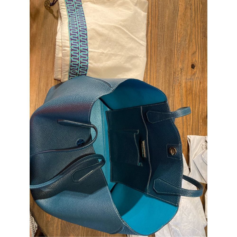 Tory Burch perry tote in green - Picture 5 of 6